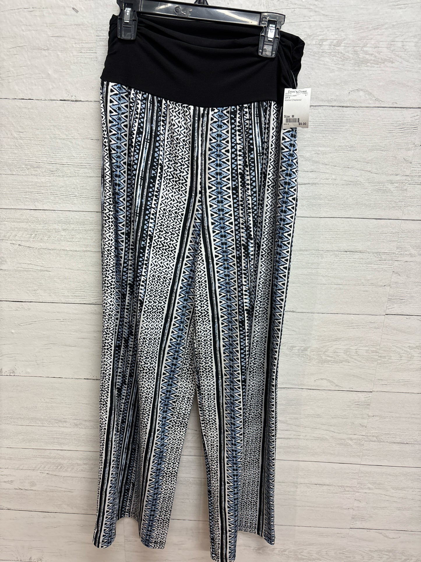 Size M APT.9 Womens Jeans