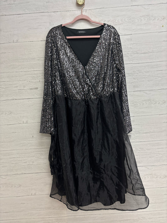 Size 22/24 BLOOM CHIC Black/Silver Gown