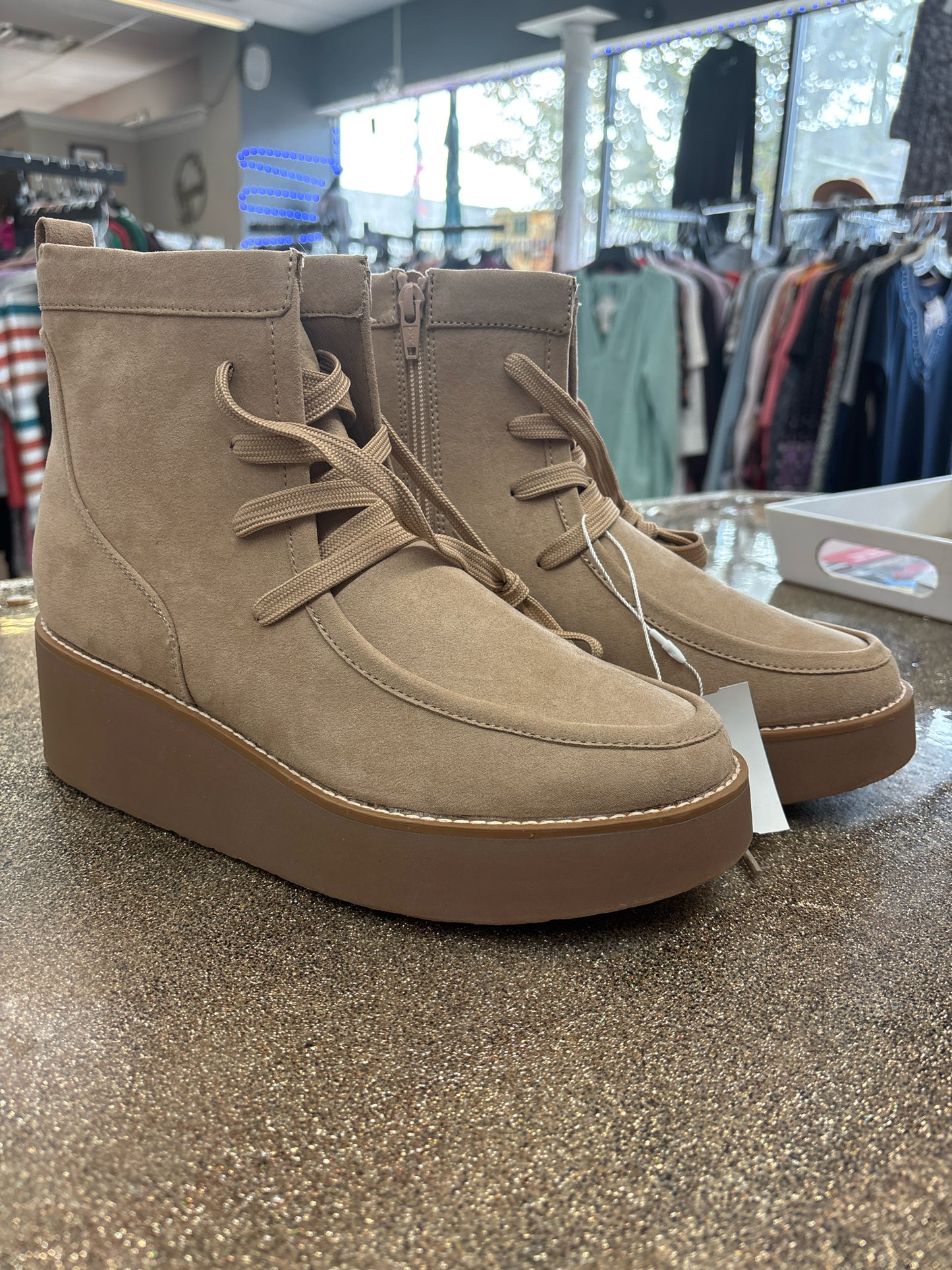 9 Sonoma Tan Woomens Shoe