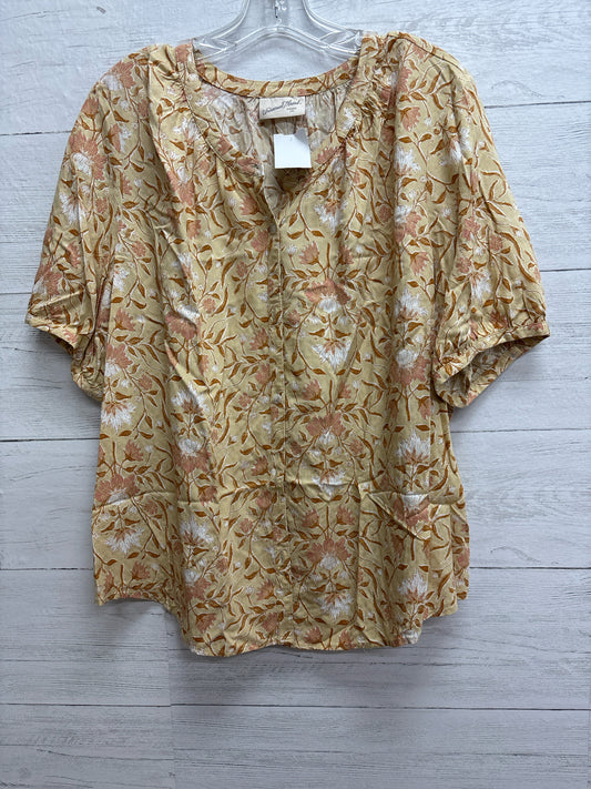 Size L Universal Threads Yellow Shirt