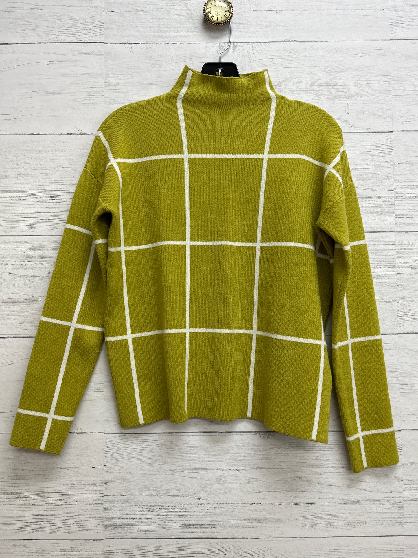 Size S Tahari Green/White Sweater