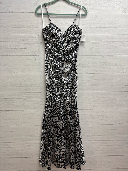 Size 6 DJ-Jaz Black/White Gown