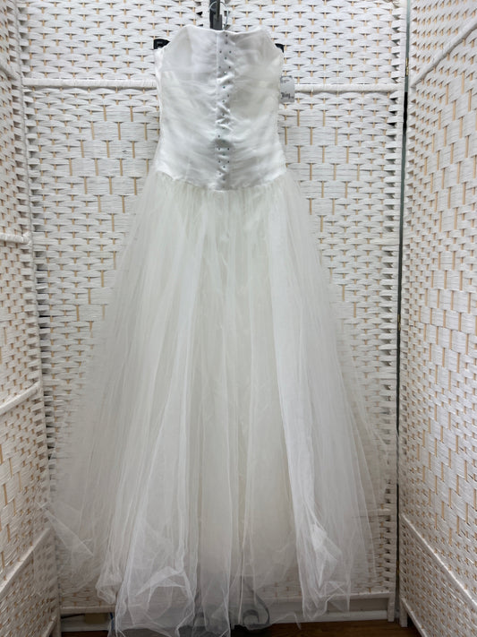 Size 7 Jessica McClintock White Gown