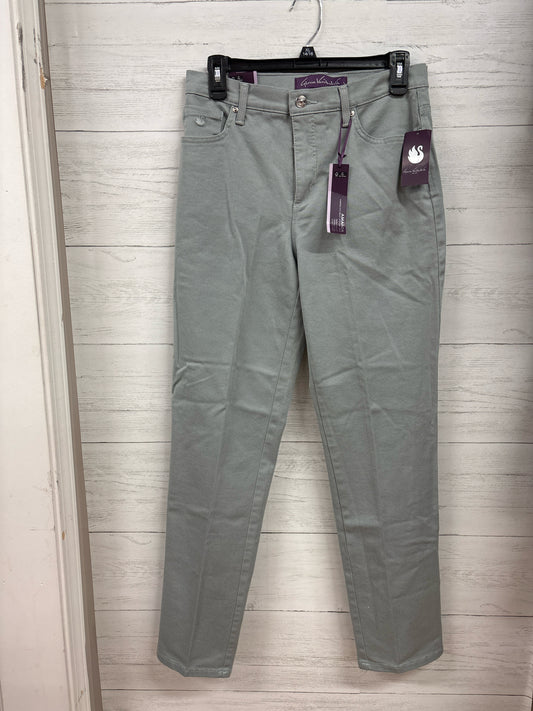 Size 6 Gloria Vanderbilt Gray Pants