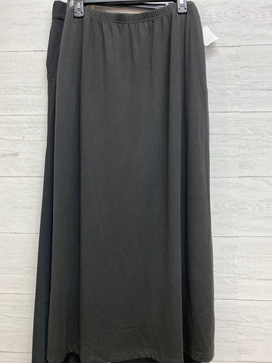 Size L Travel Smith Black Skirt