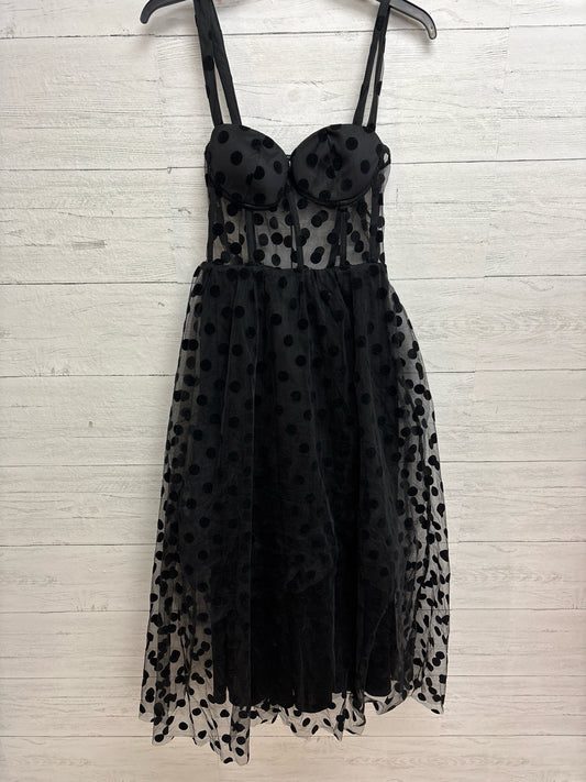 Size M N/A Black Gown