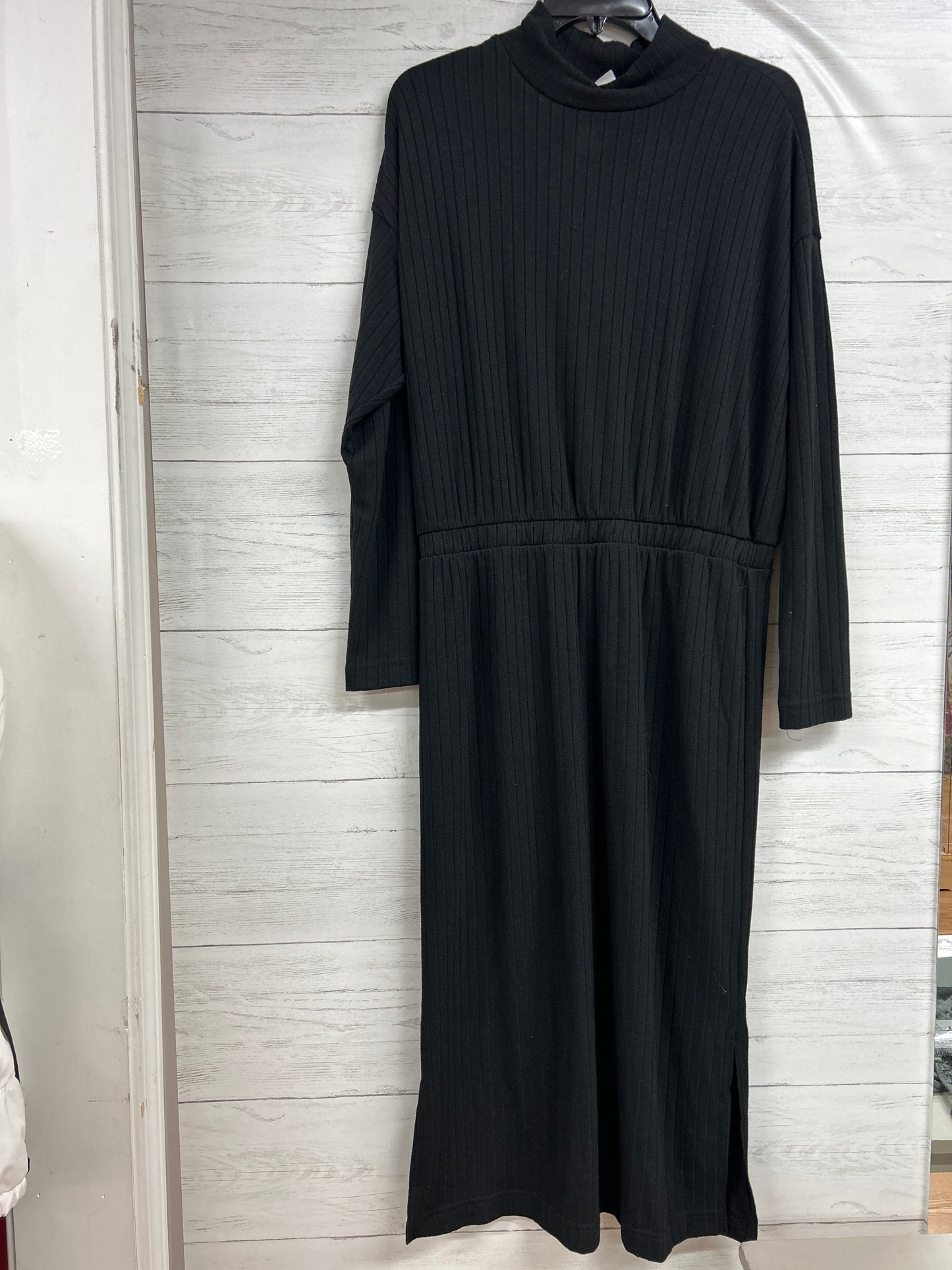 Size M Old Navy Black Dress