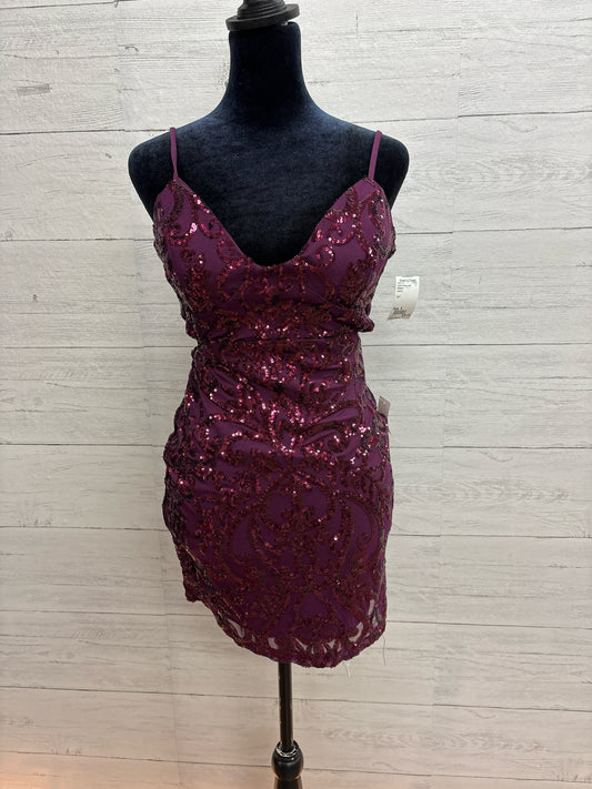 Size S Windsor maroon Gown/Evening Wear