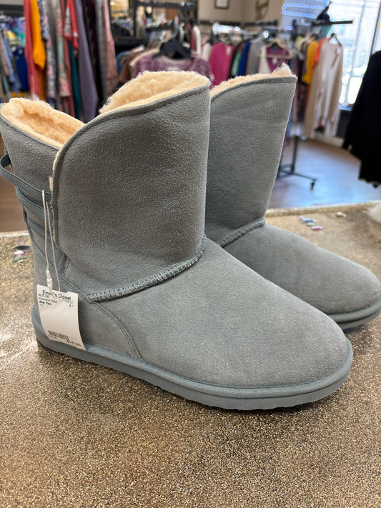 11 Bear Paw Woomens Shoe
