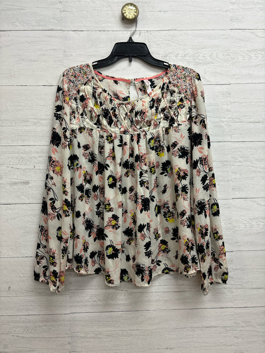 Size XL Xhilaration White/Black Shirt