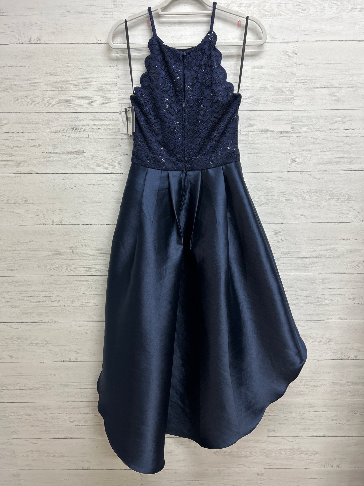 Size 7 iz byer Navy Gown