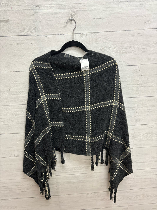 Size One Size N/A Grey/white Womens Shawl