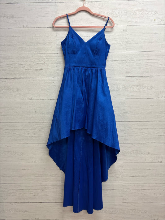 Size 9/10 B Darling Blue Gown