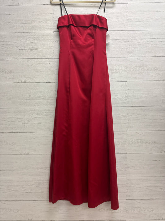 Size 5/6 Urban Girl Nights Red Gown