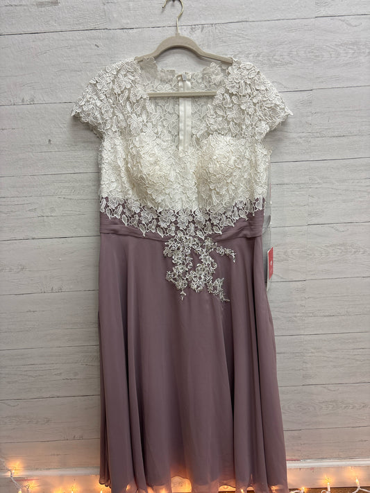 Size 18 JJ's House Purple/white Gown/Evening Wear