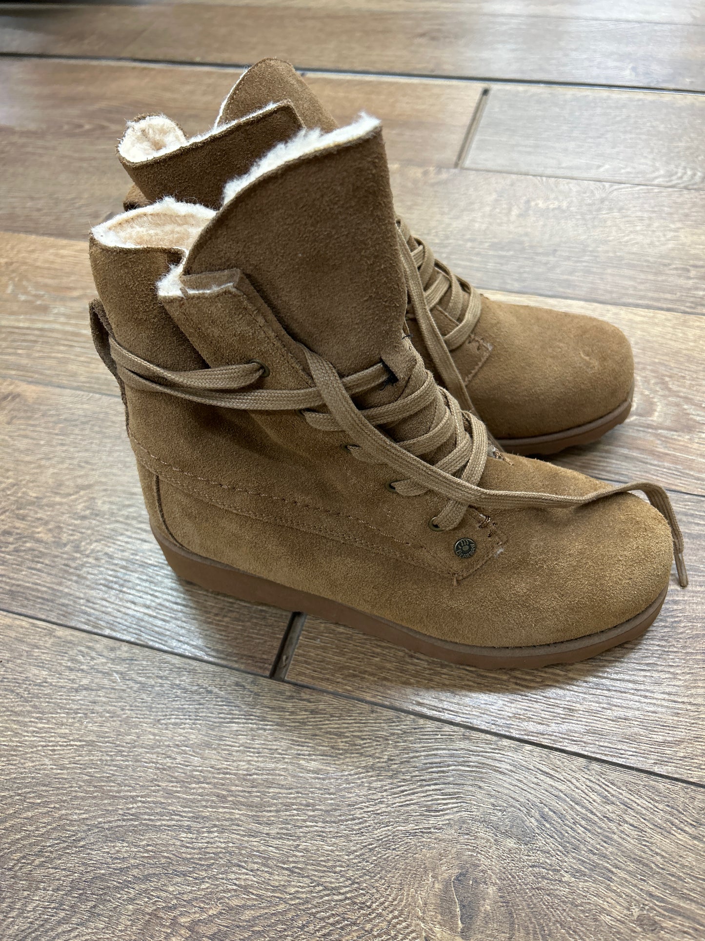 7 Bear Paw Tan Boots