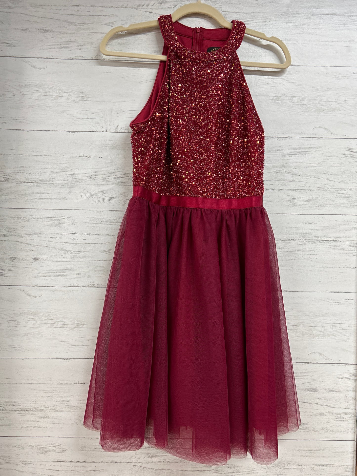 Size M DRESSYSTAR maroon Gown