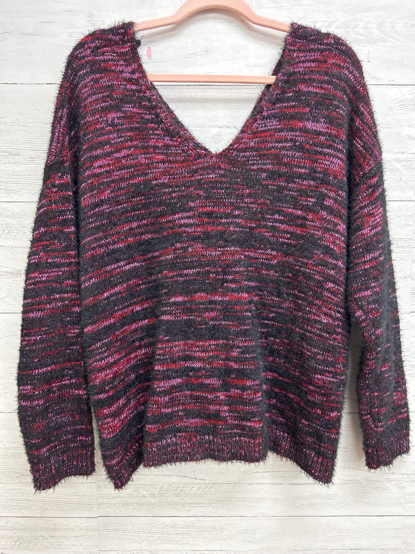 Size M N/A Purple/Black Sweater