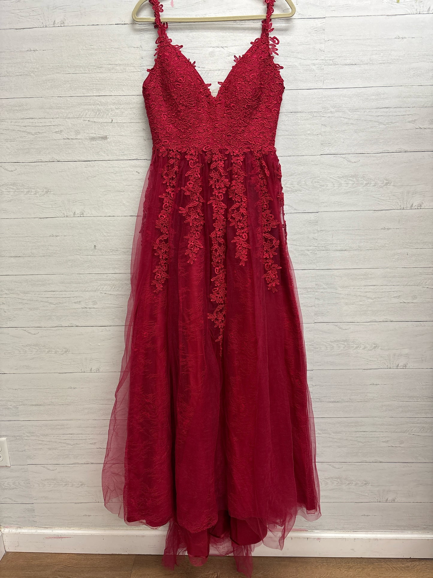 Size 6 HEBEOS Red Gown