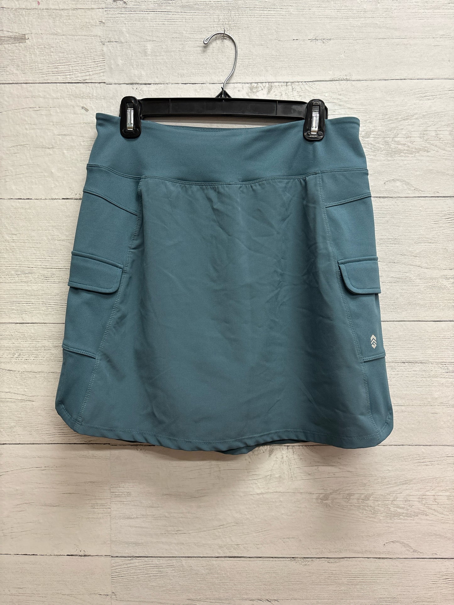 Size M Free Country Blue Skort