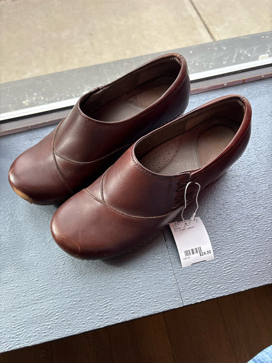 8.5 Dansko Brown Shoe