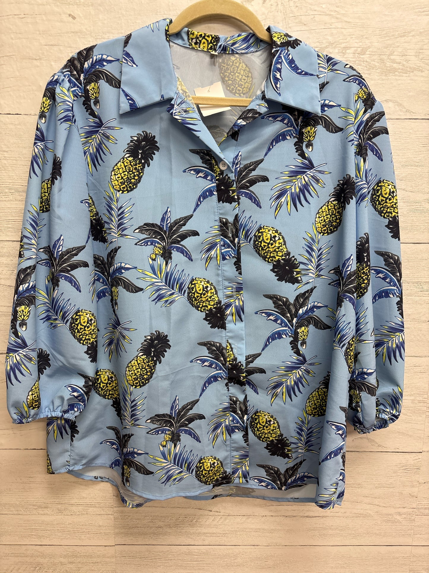 Size M N/A Blue Shirt