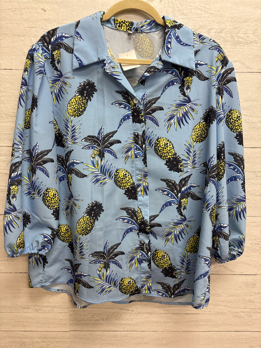 Size M N/A Blue Shirt