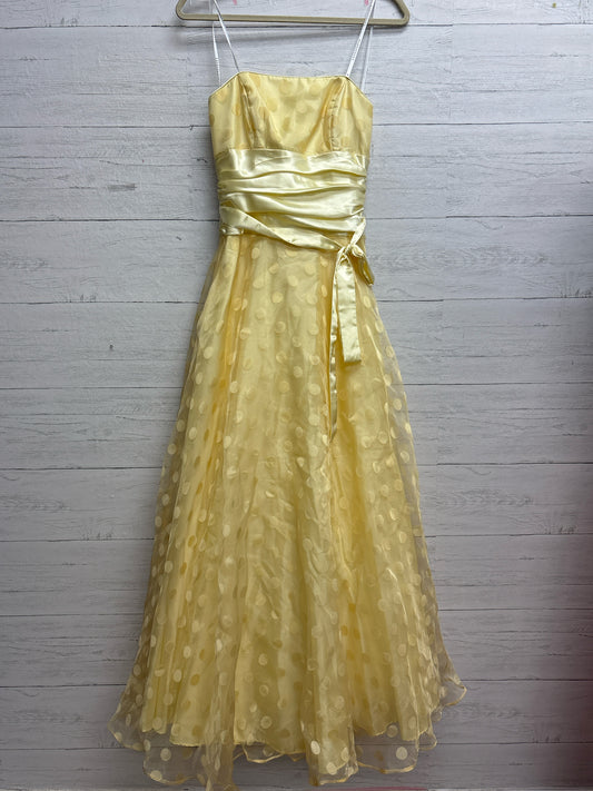 Size 7/8 Masquerade Yellow Gown