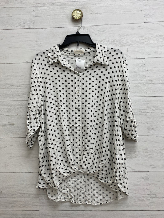 Size L Just Living White/Black Shirt