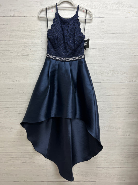 Size 7 iz byer Navy Gown