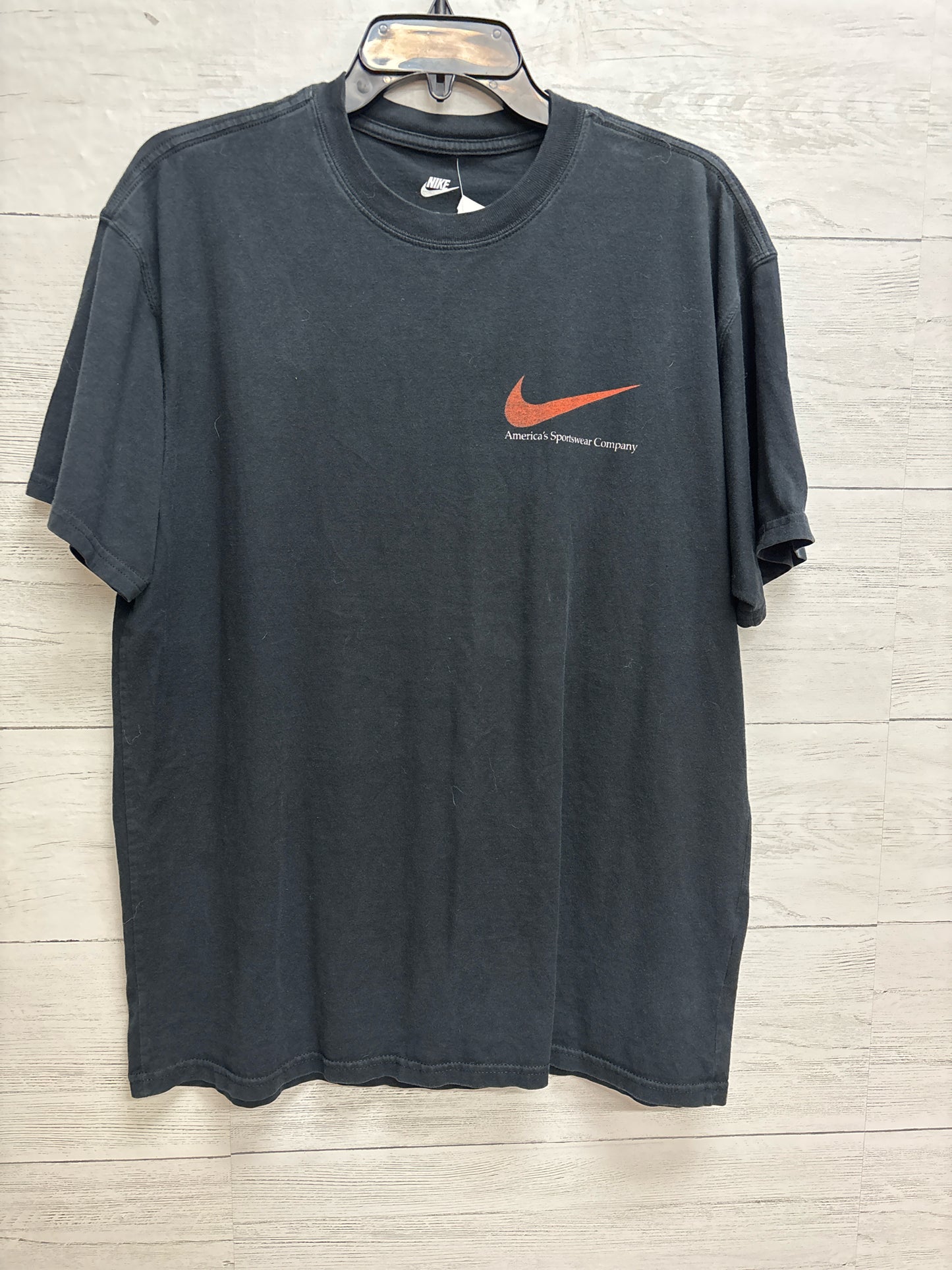 Size M Nike Mens Shirt