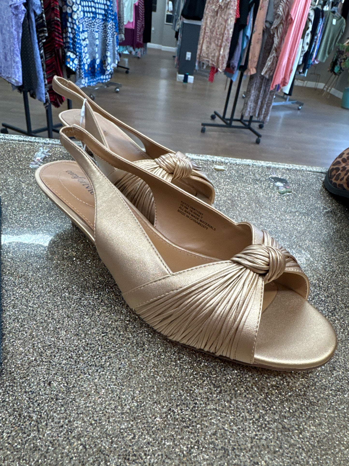 10.5 Comfort view Gold Shoe
