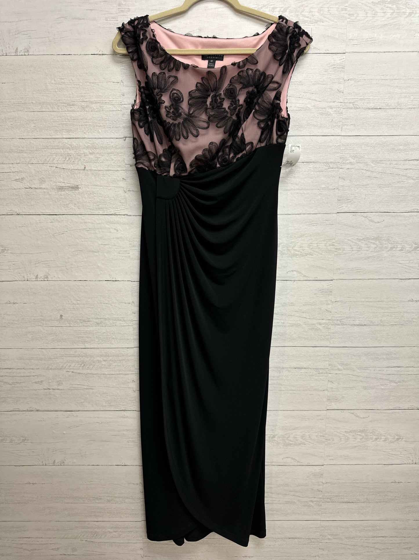 Size 8P Connected Black/Pink Gown