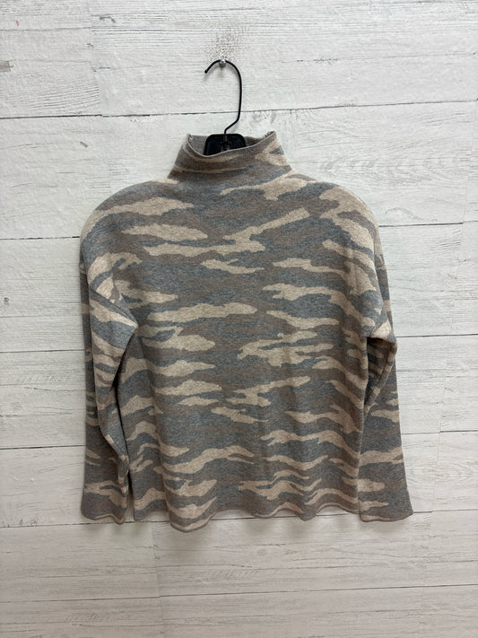 Size M Tahari Grey Blue Womens Shirt