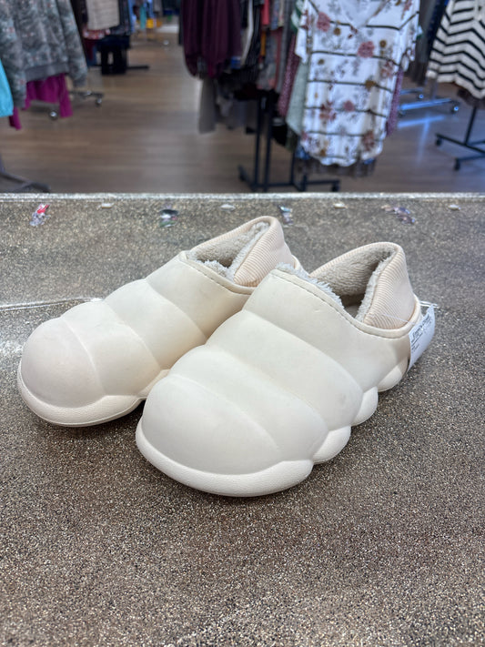 7 N/A Cream Woomens Shoe