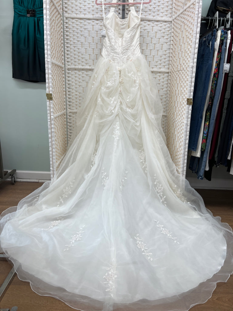 Size 8 Michaelangelo White Gown