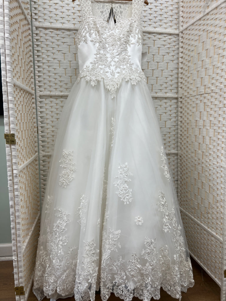 Size 14 Private Label White Gown