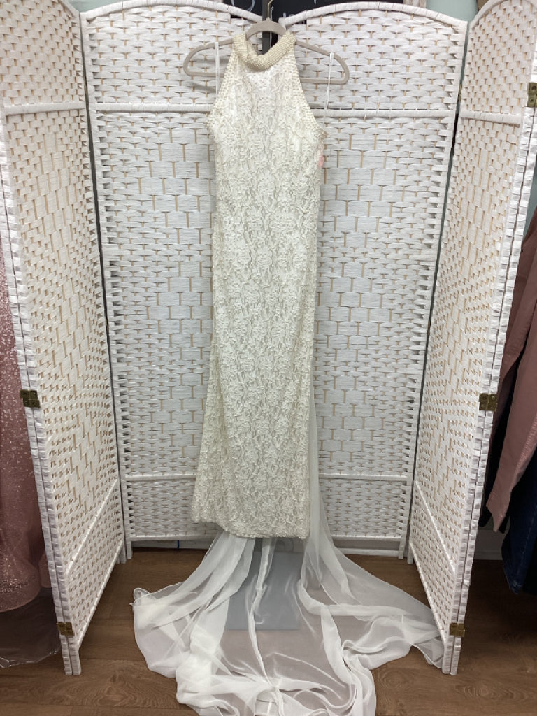 Size 14 Davids Bridal Ivory Gown