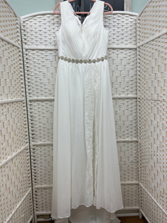 Size 12/14 White Gown