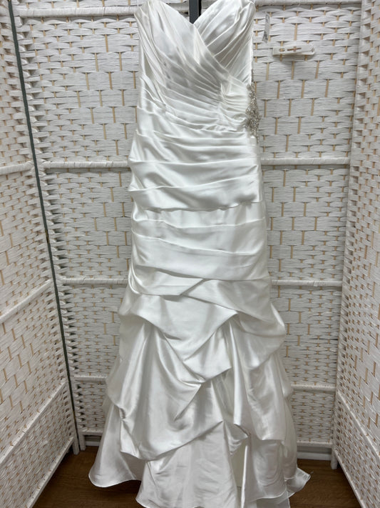 Size 4 Davids Bridal Off White Gown