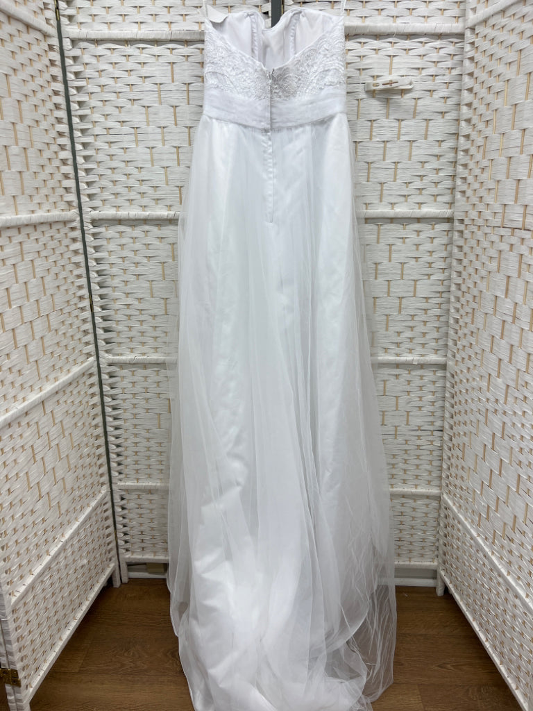 Size 6 Davids Bridal White Gown