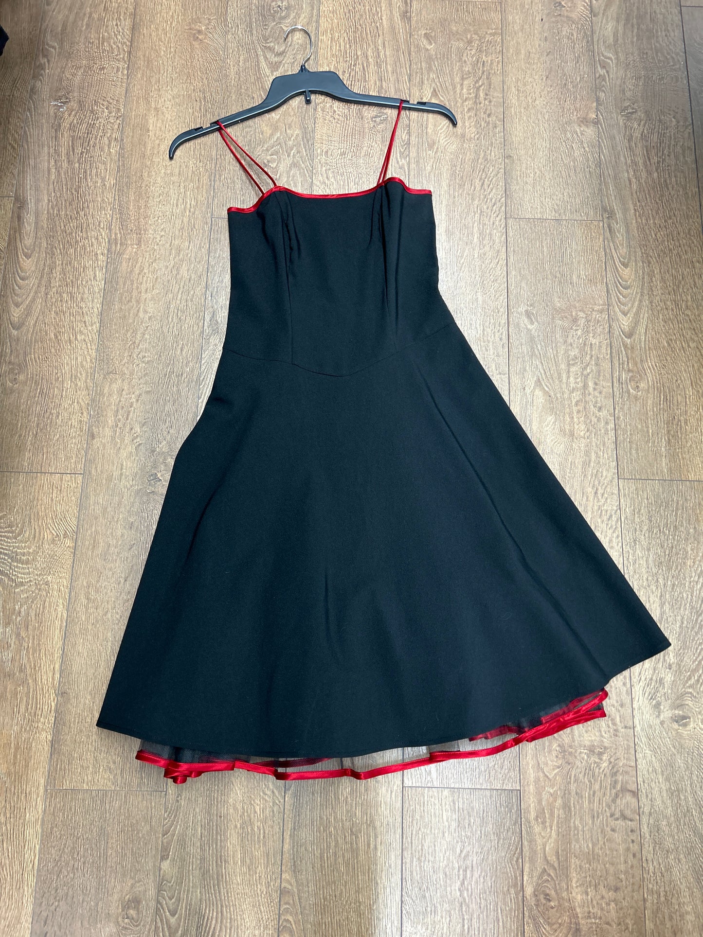 Size 5/6 B Smart black/red Dress