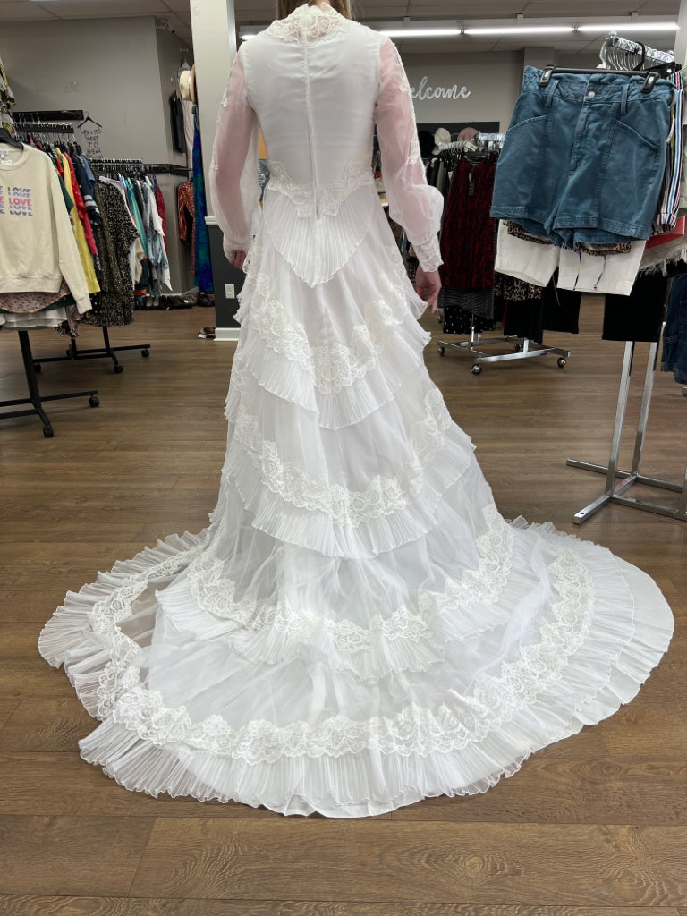 Size 3/4 Off White Gown