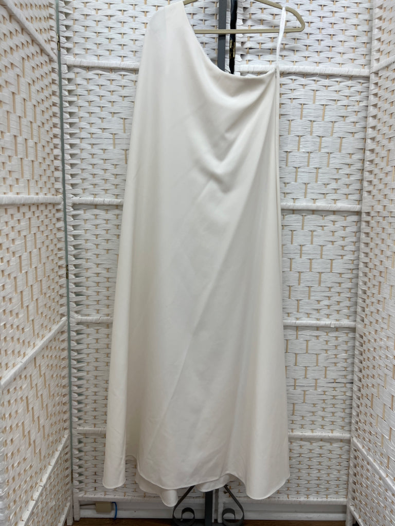 JJ's House Size 12 Cream Gown