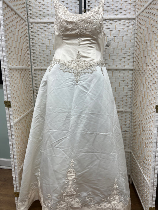 Size 20 Mon Cheri Off White Gown