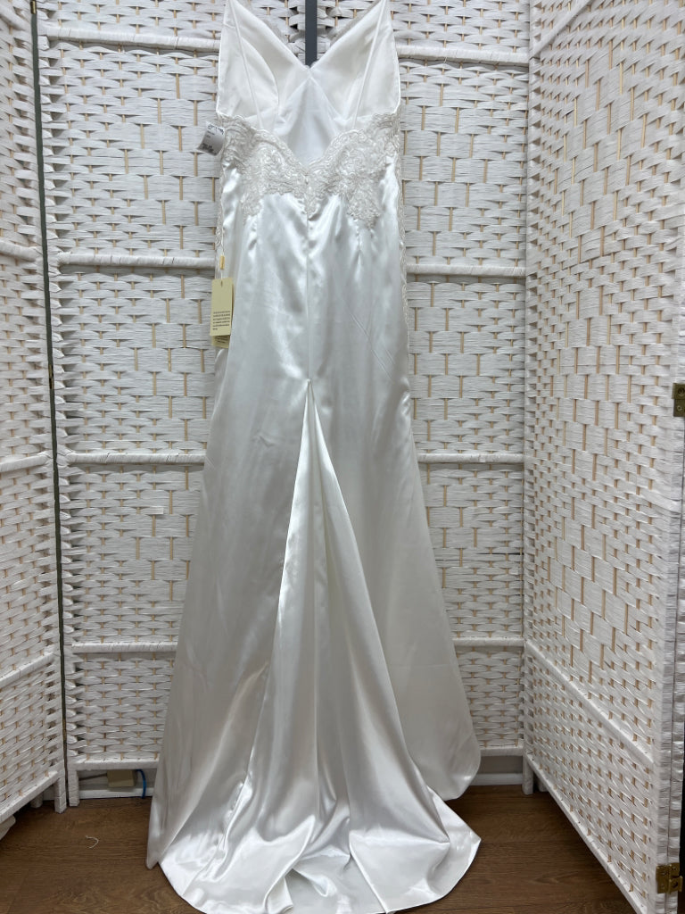 Size 4/6 White Gown