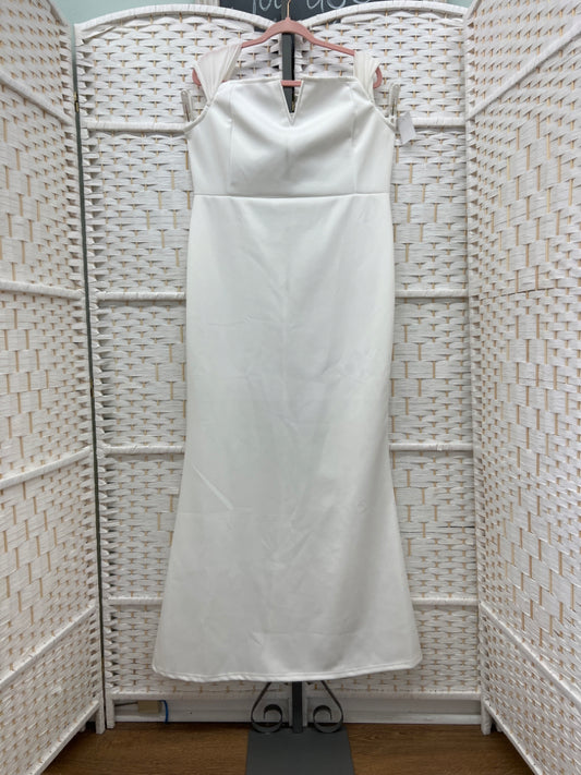 Size 3X White Gown