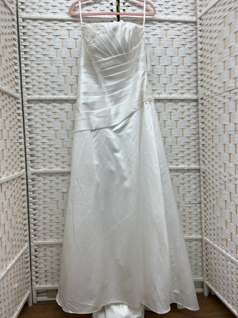 Size 12 Davids Bridal White Gown