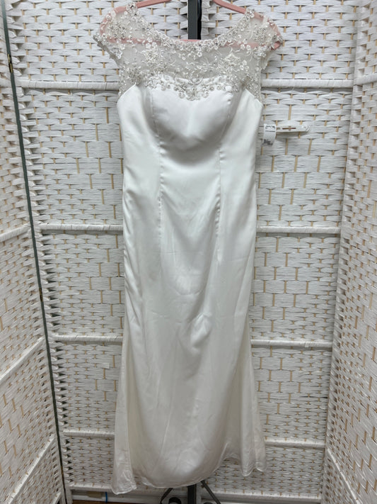 Size 8 Off White Gown