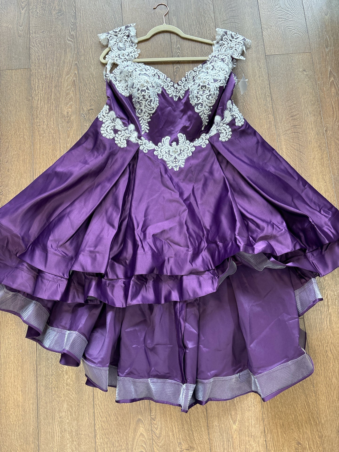 Size 20 JJ's House Purple/white Gown